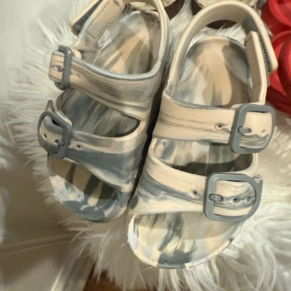 Wonder Nation Red, Brown, and Gray Kids Sandals Set - Picture 4 of 7